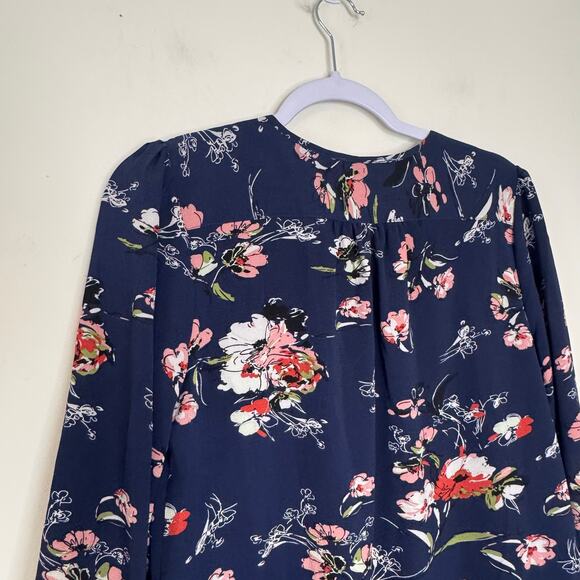 Fun2fun Kenmore Split Neck Floral Blouse in Blue NWOT Size Small - Picture 7 of 9